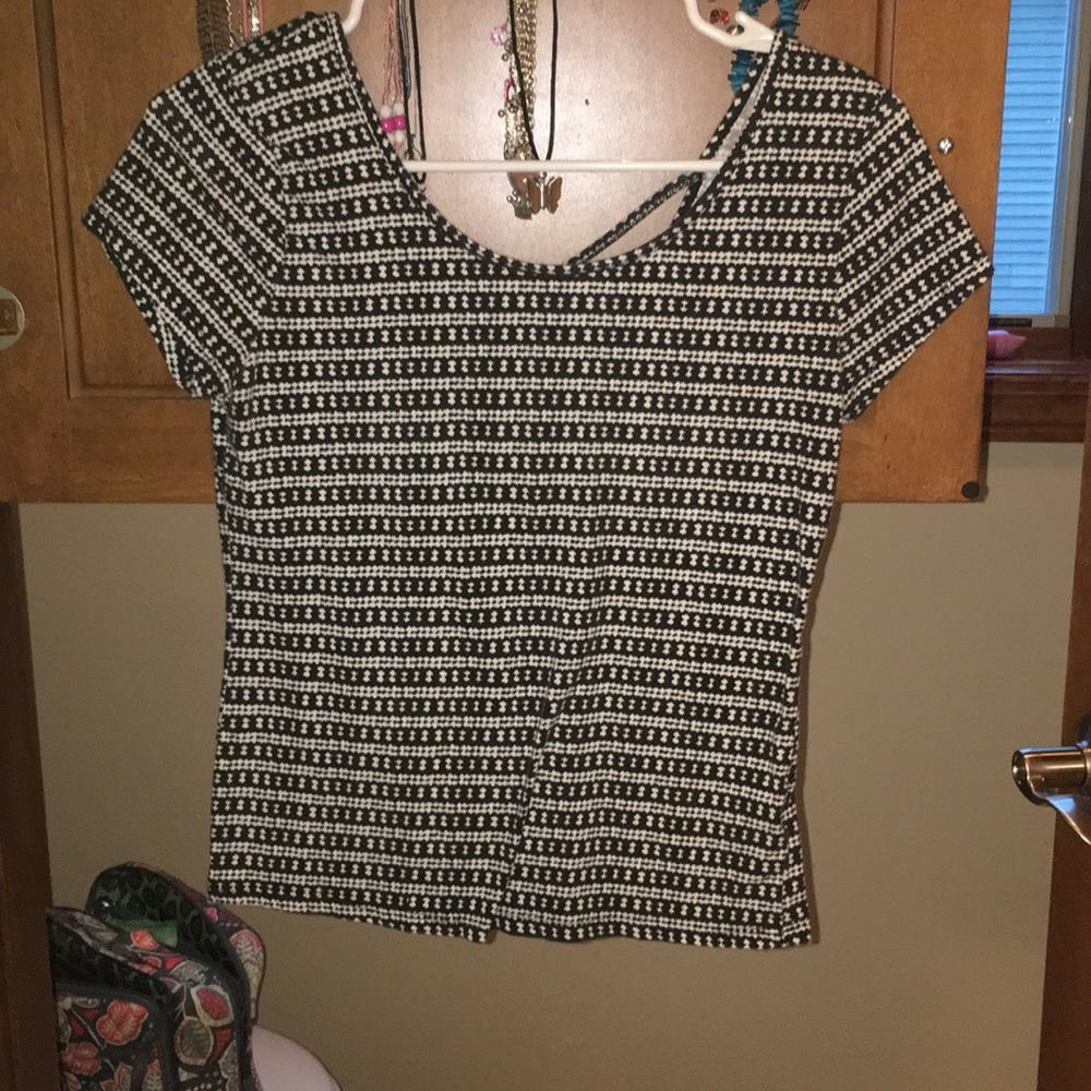 Aeropostale patterned top